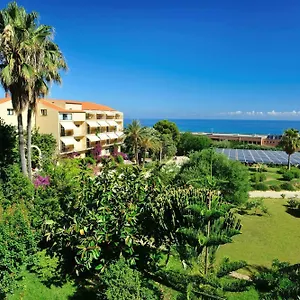 Alberi Del Paradiso Cefalù