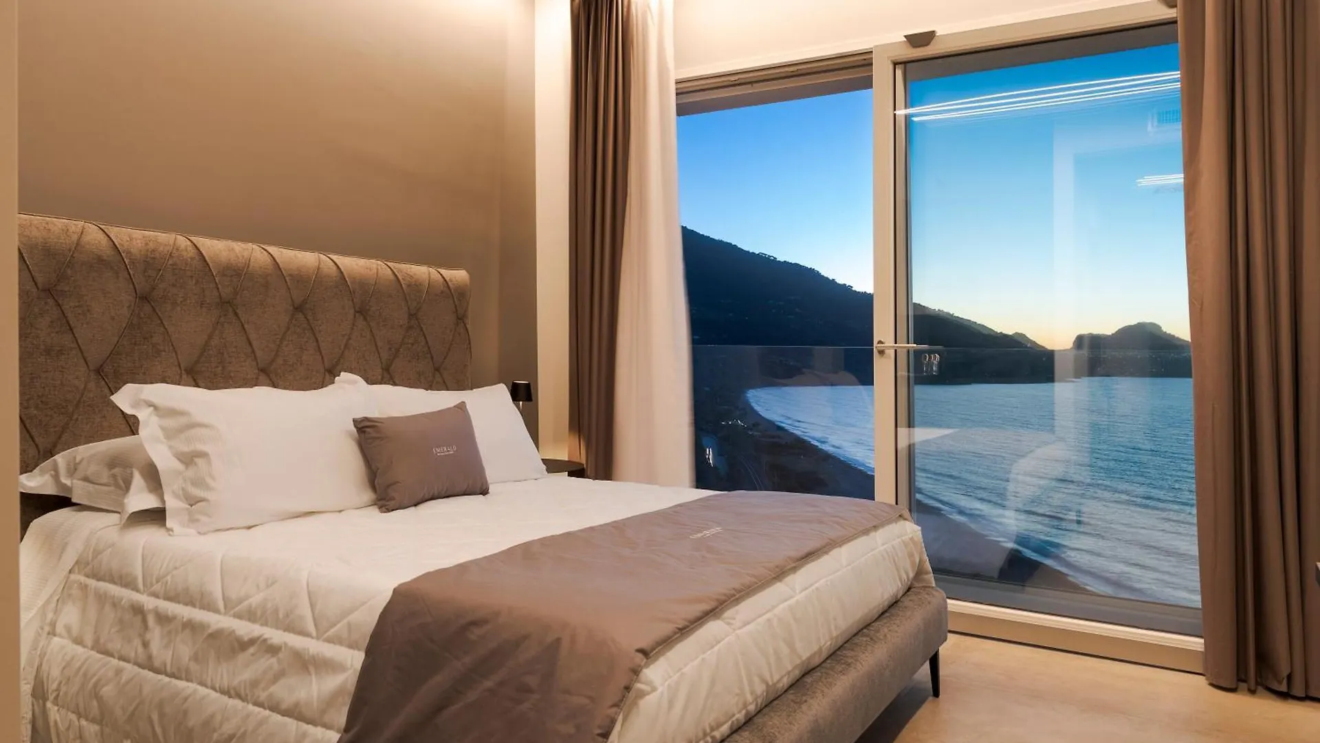 ****  Emerald Hotel Residence Cefalu Italy